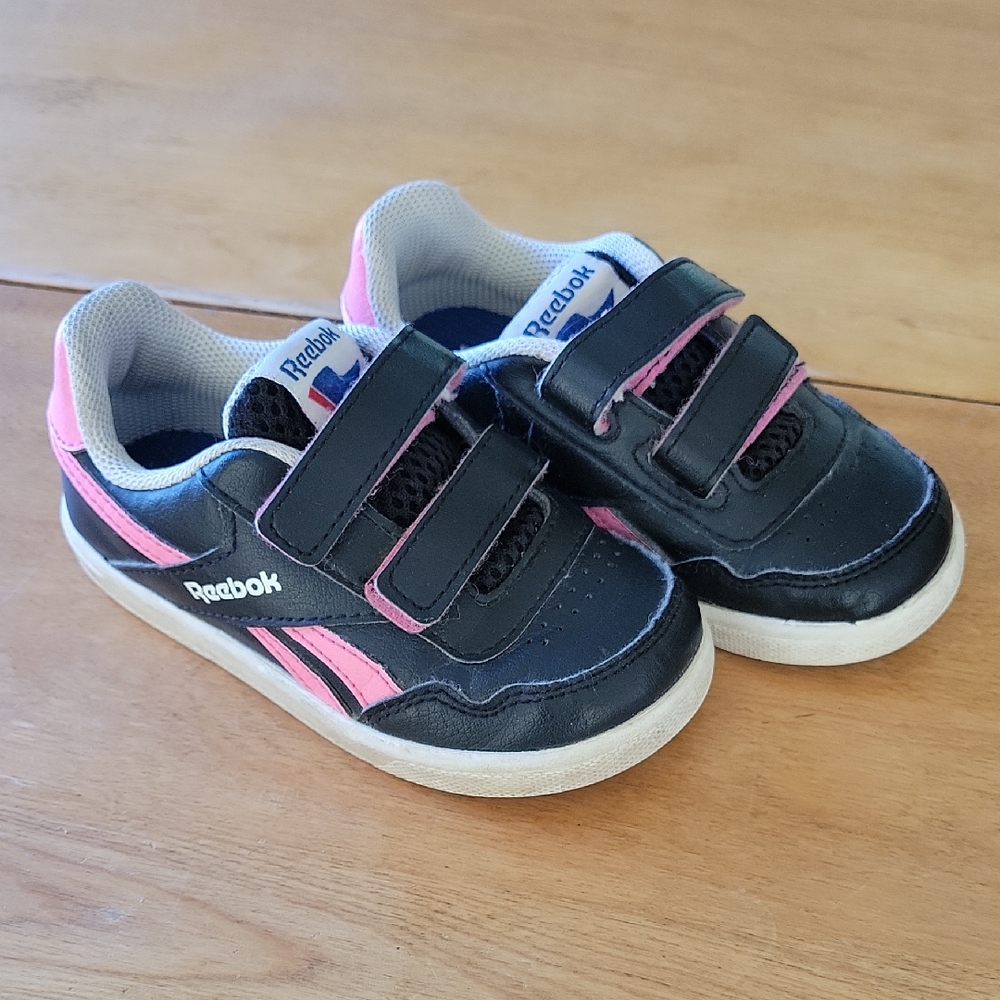Reebok Kids Sneakers Black with Pink Accents